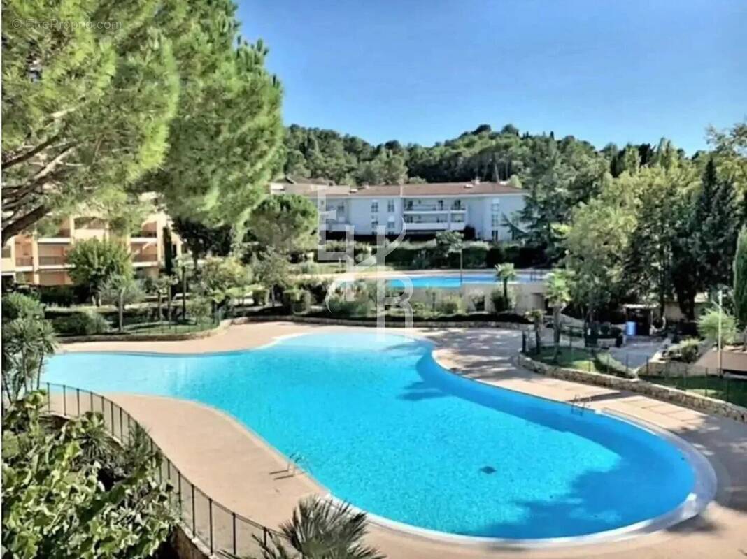 Appartement à MOUGINS