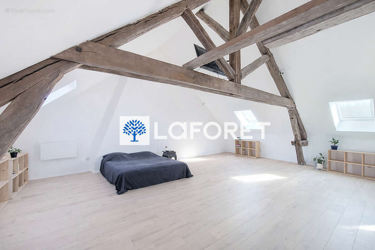 Maison à JOUY-LE-CHATEL