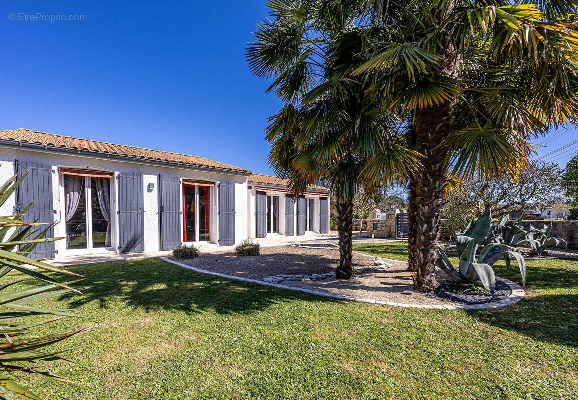 Maison à VOUILLE