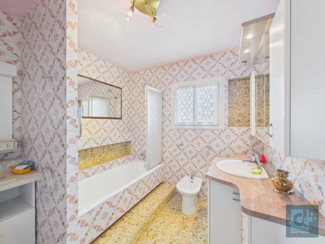En exclusivité, élégance et caractère pour cette maison familiale - photo 16