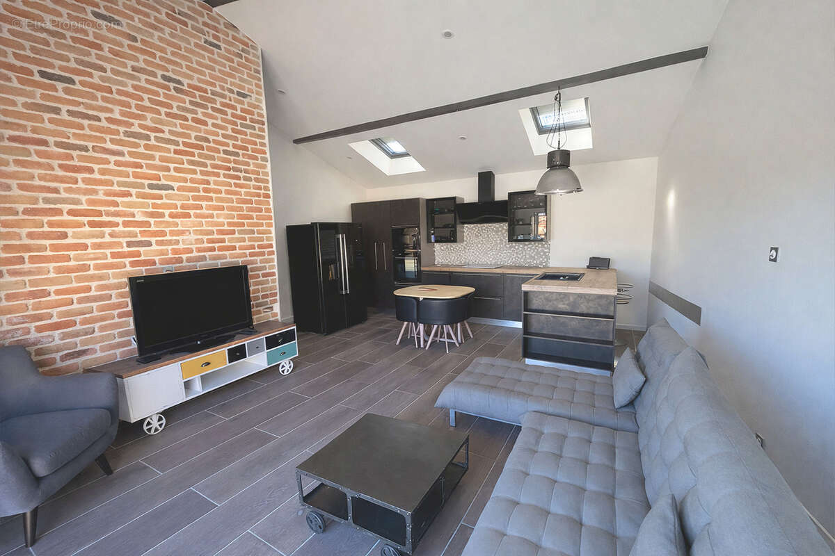 Maison à SAINT-MARCEL-LES-SAUZET