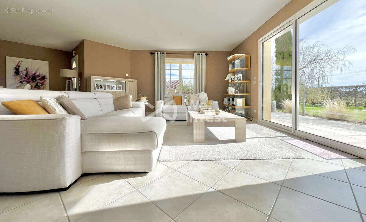 Maison à AIGUEPERSE