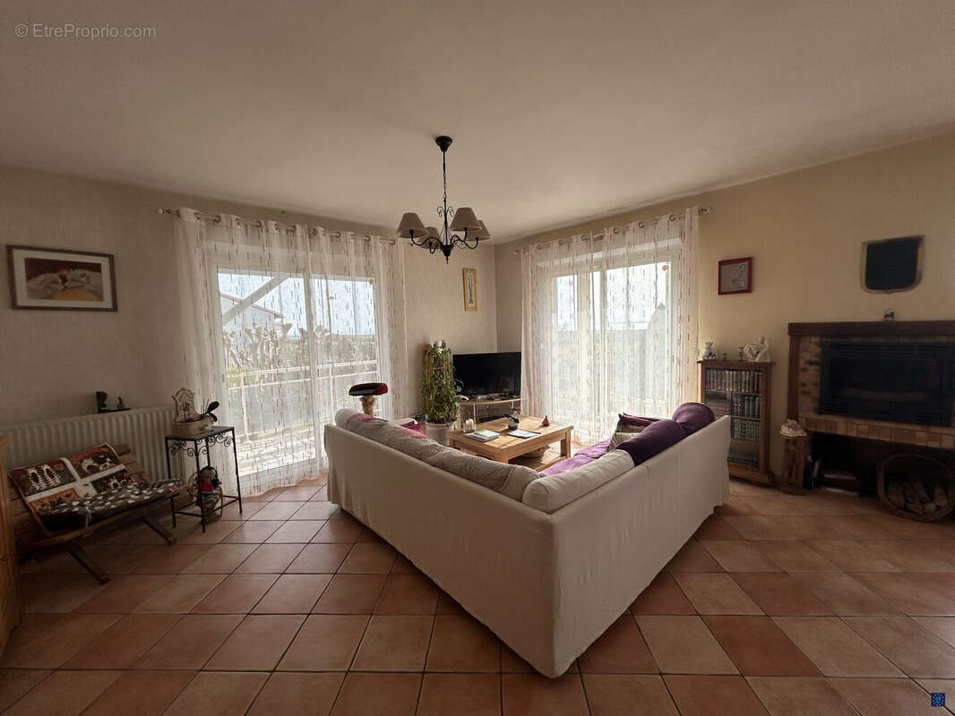 Maison à MORTAGNE-SUR-GIRONDE