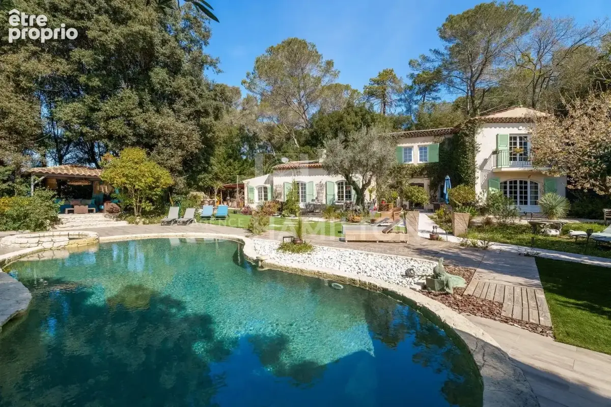 Maison à ROQUEFORT-LES-PINS