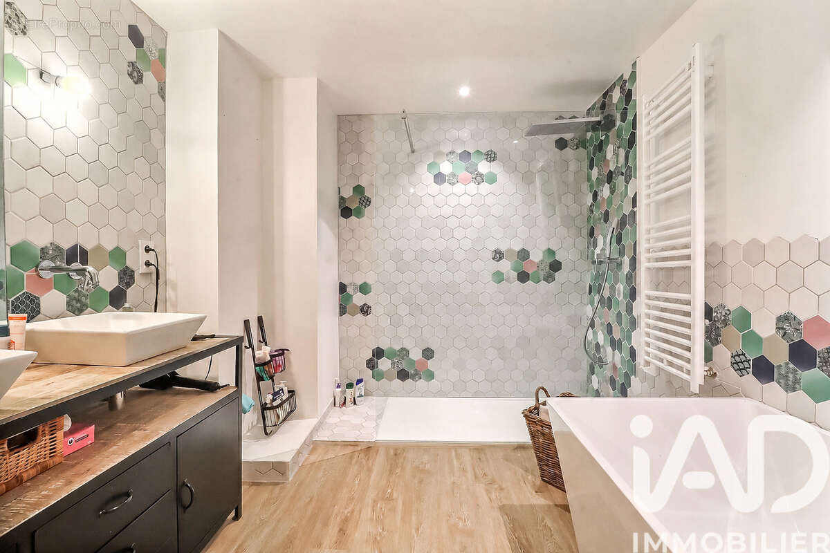 Maison 208 m² à Nages-Et-Solorgues  - photo 6