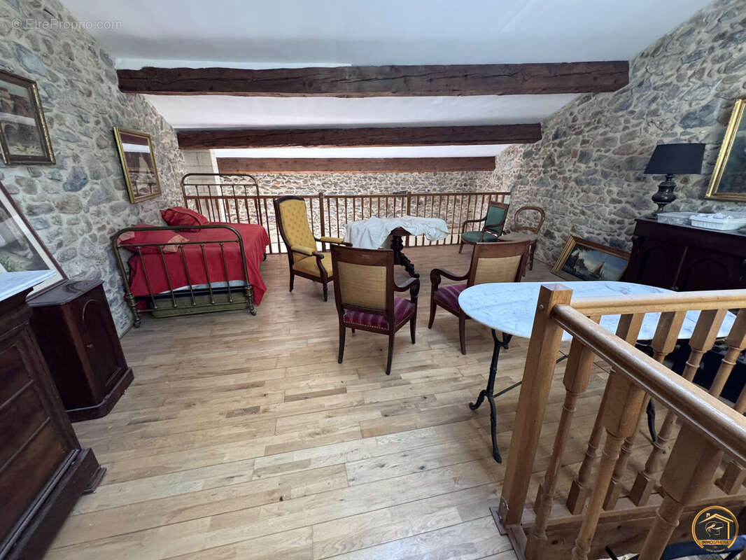 Maison à GINESTAS