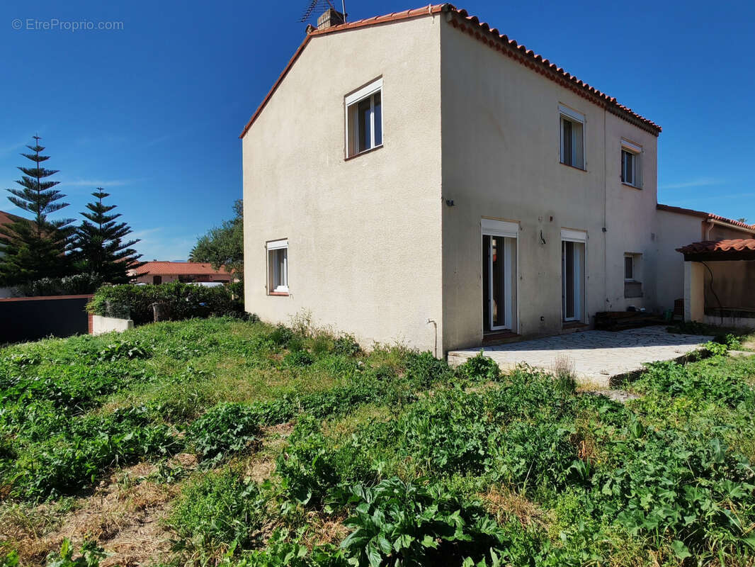 Maison à VILLENEUVE-DE-LA-RAHO