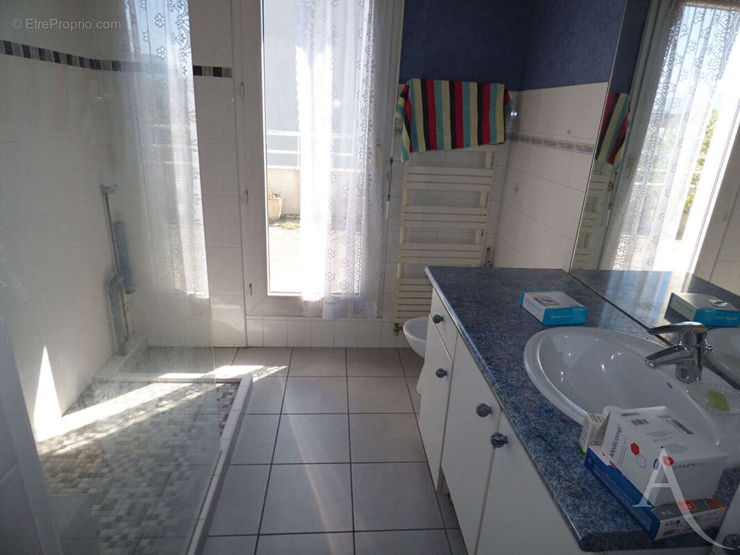 Appartement à FONTAINE