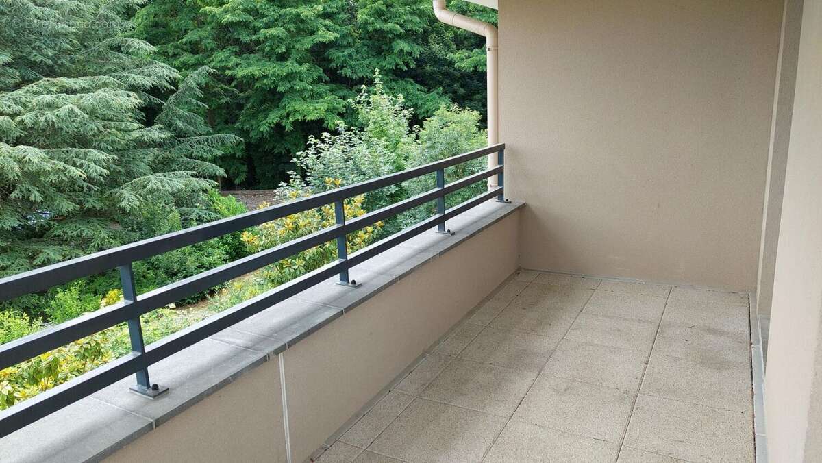 Appartement à SAINT-PIERRE-DU-PERRAY