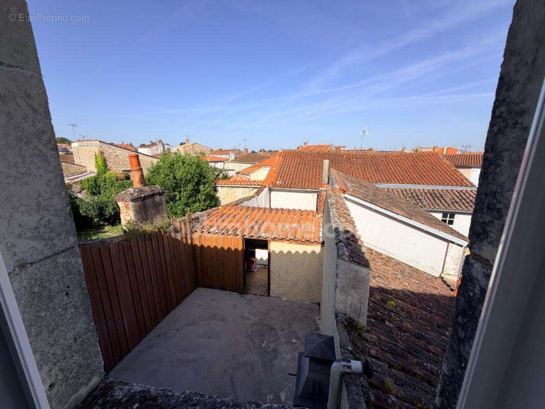 Immeuble de rapport clé en main en plein centre de marans  17230 - photo 20