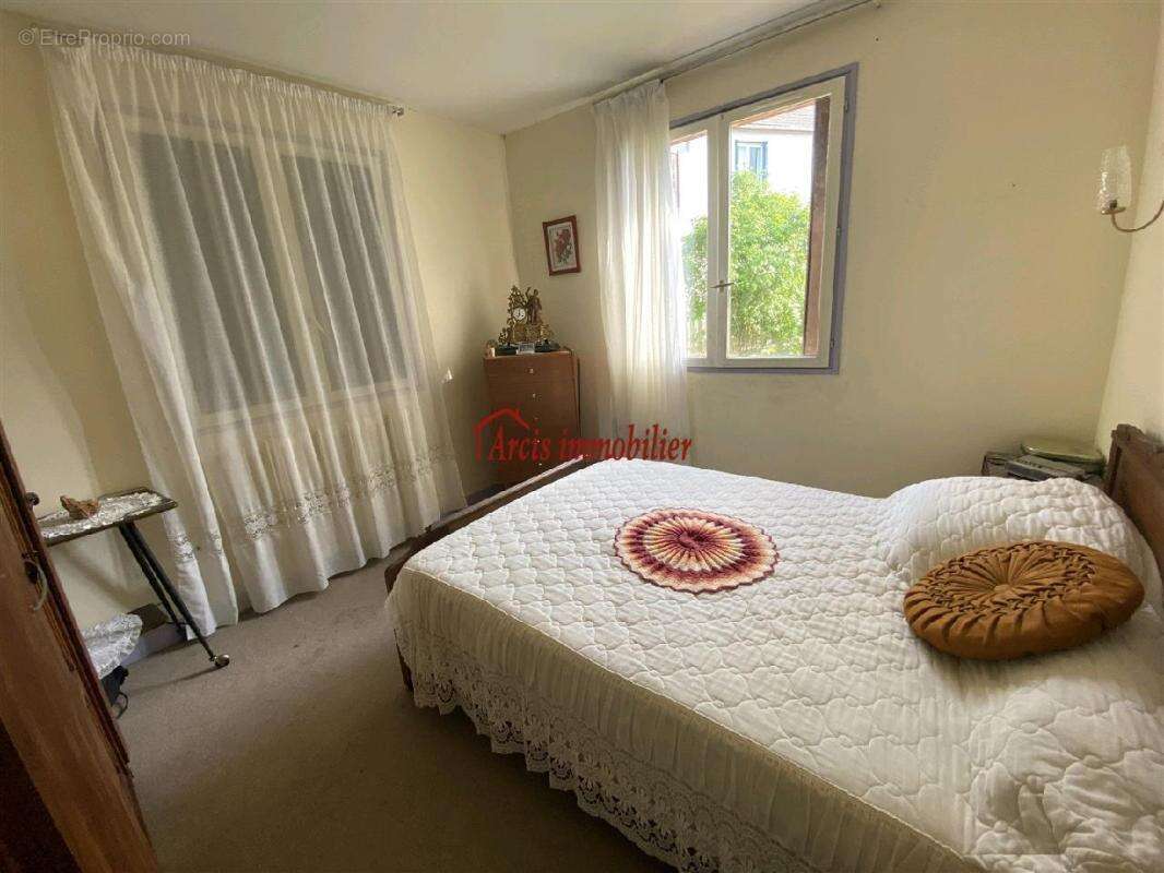 Maison à MAILLY-LE-CAMP