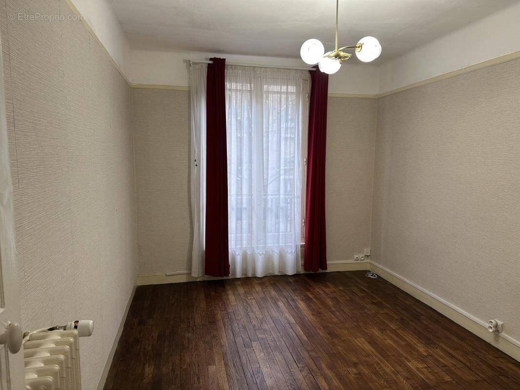 Appartement à PARIS-20E