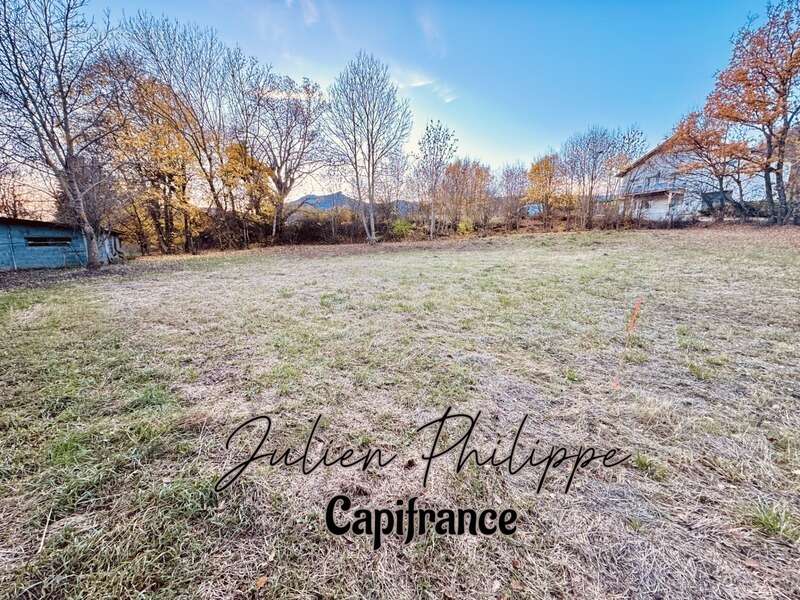 Terrain à SAINT-JULIEN-EN-CHAMPSAUR