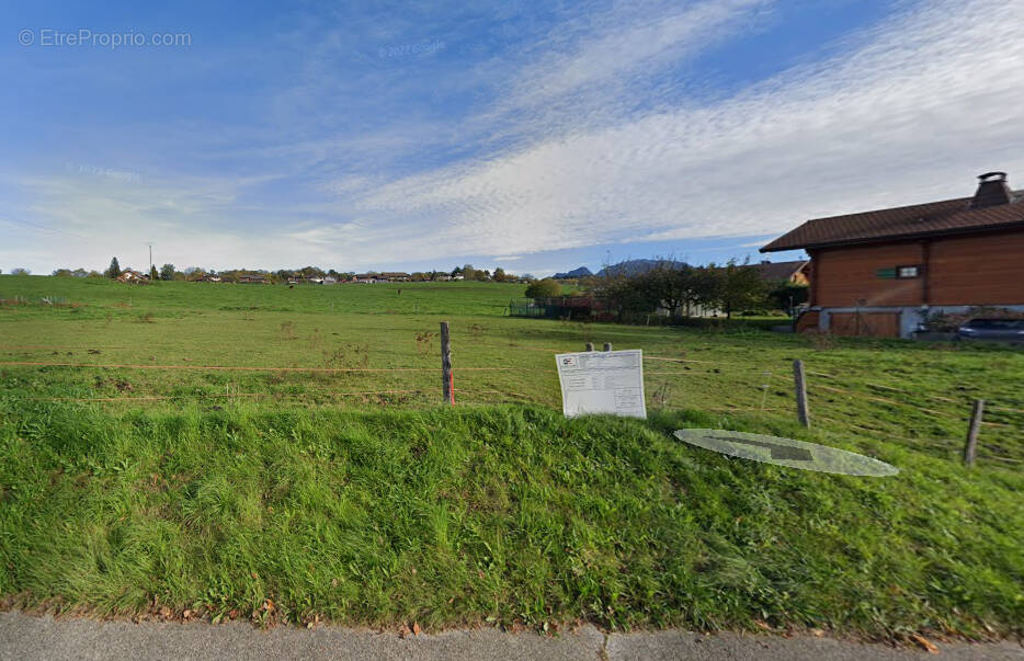 Terrain à CHAMPANGES