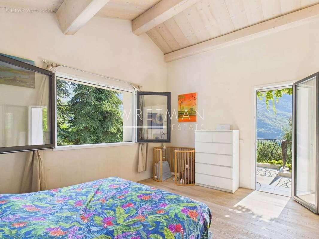 Maison en pierre avec piscine, jacuzzi et panorama exceptionnel - Sospel - photo 8