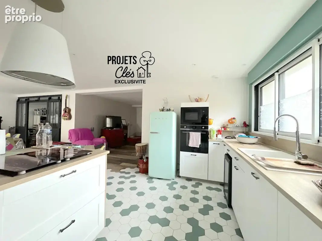 Charmante maison de bourg entièrement rénovée en 2020, d'une superficie de 105 m2 habitables. - photo 3