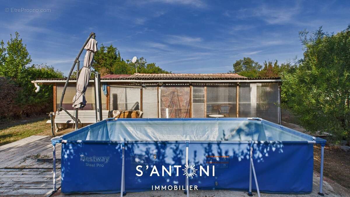 Terrain à VILLENEUVE-LES-BEZIERS