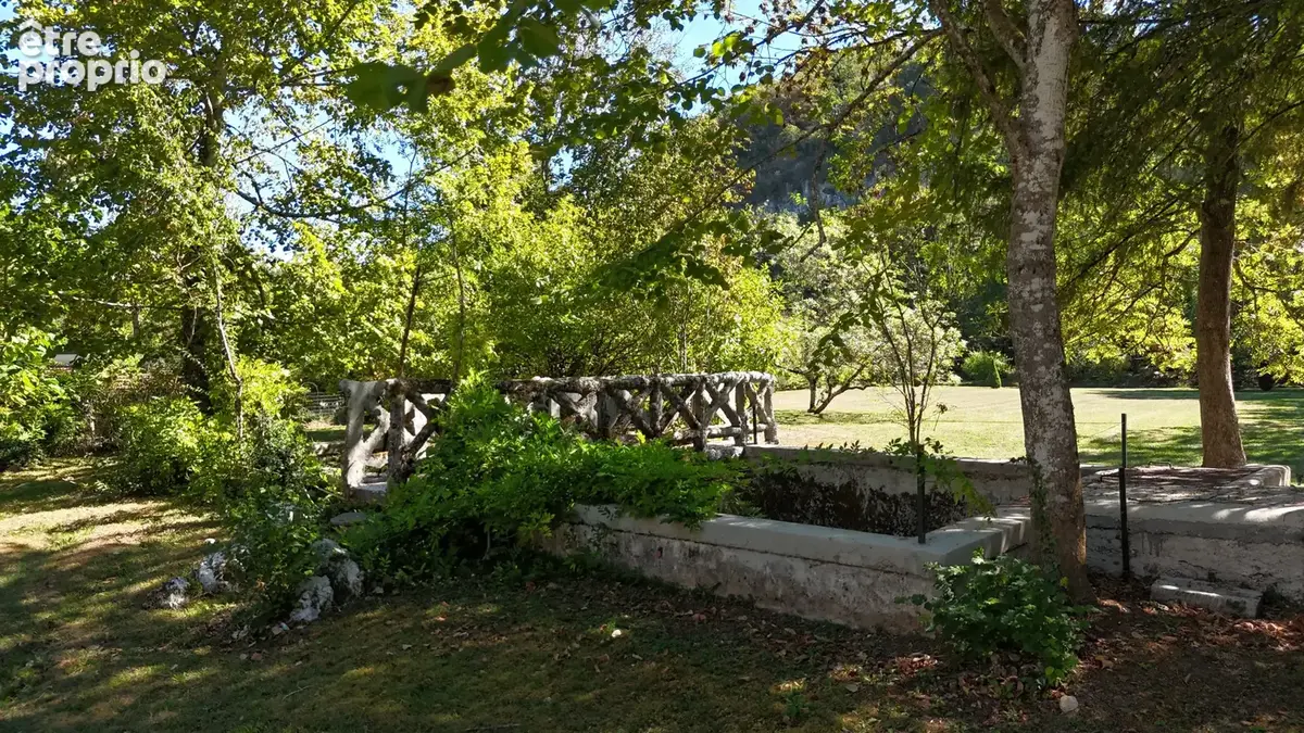 Propriété d’exception au bord de la rivière d’Ain   Parc de plus d’un hectare - photo 8