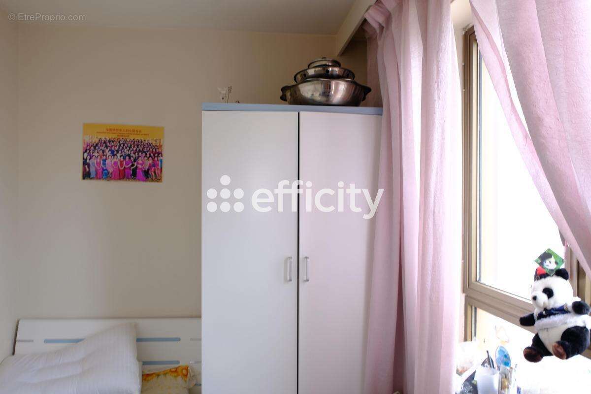 Appartement à PARIS-19E
