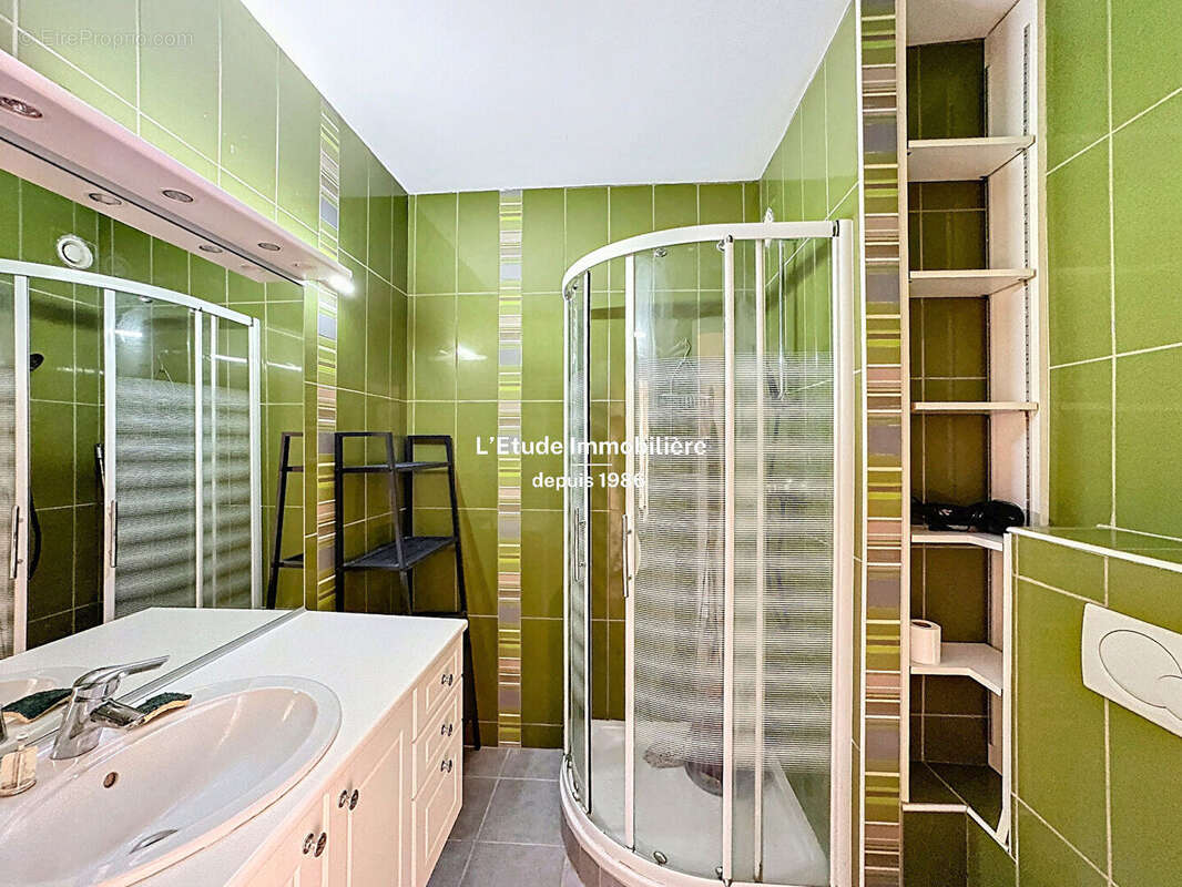 Saxe - t2 40m2 - dernier etage - vue fourviere - photo 9