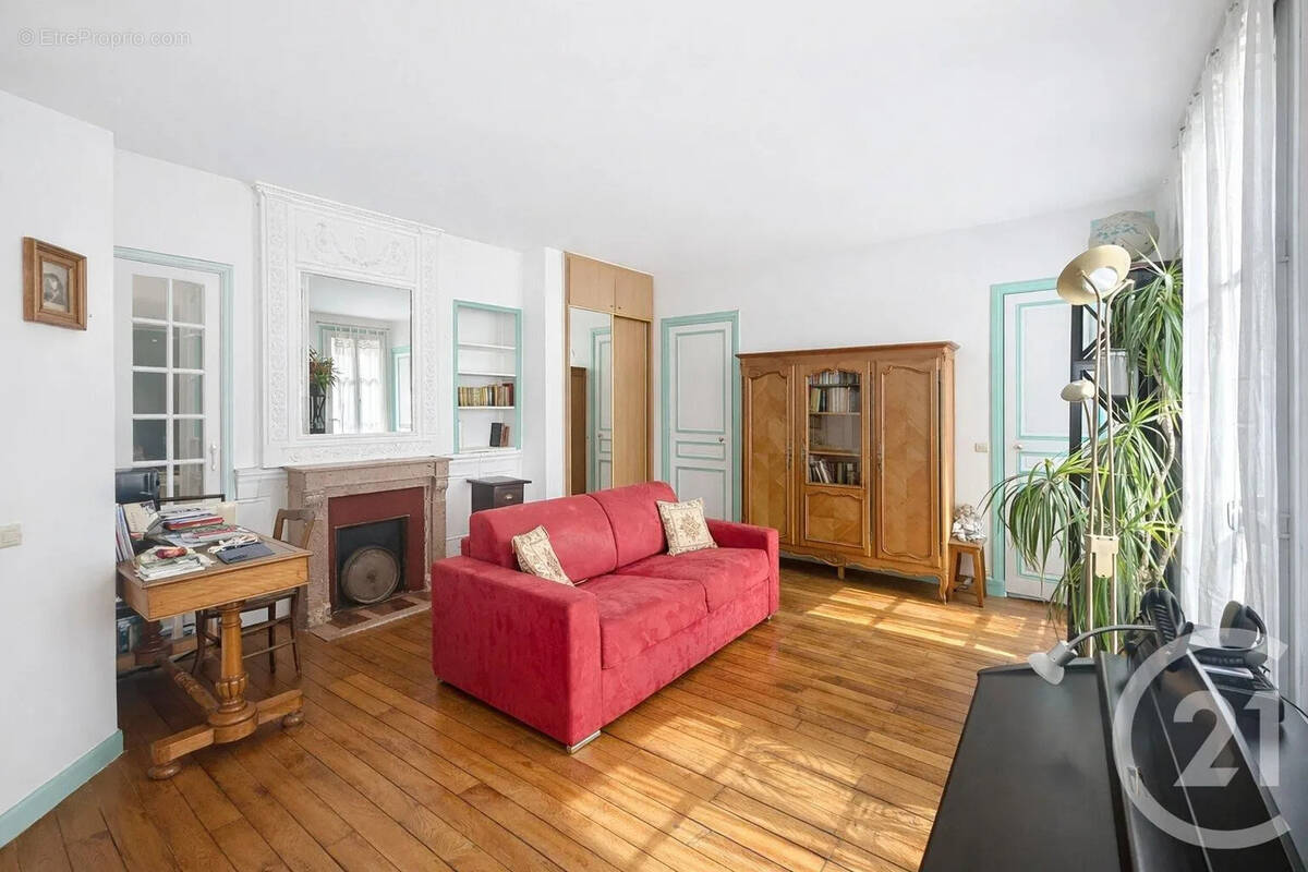 Appartement à PARIS-14E