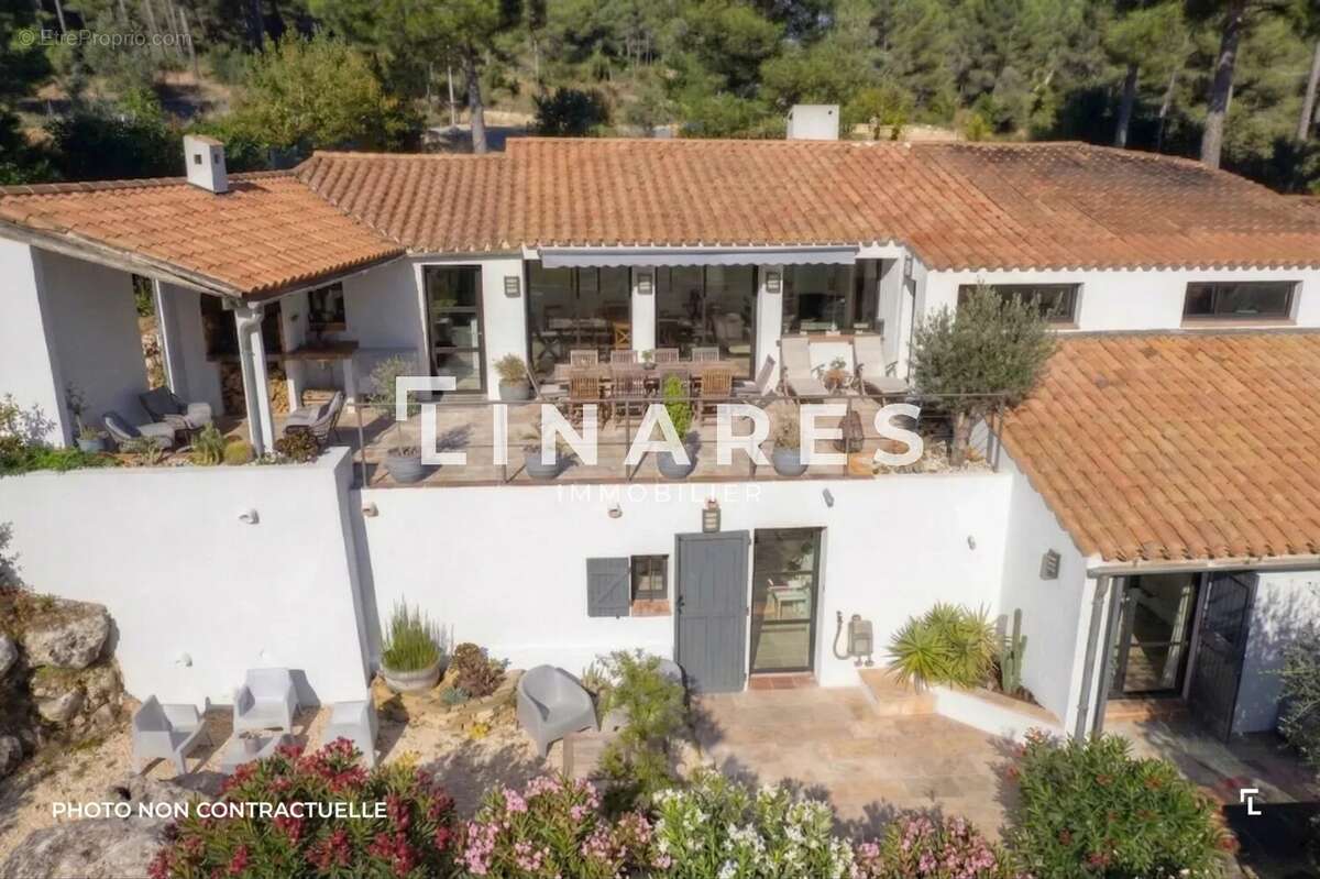 Maison à LA CADIERE-D'AZUR