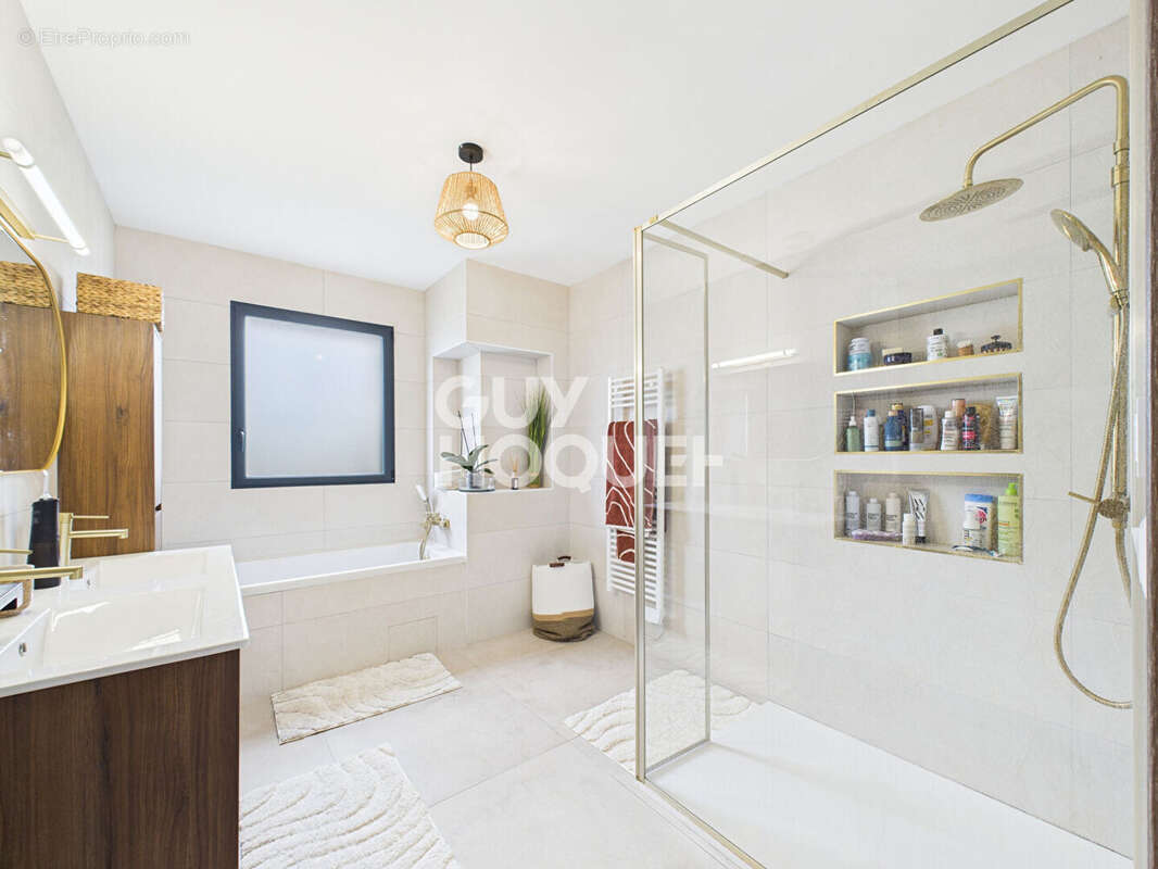 Maison à LA SAUSSAYE