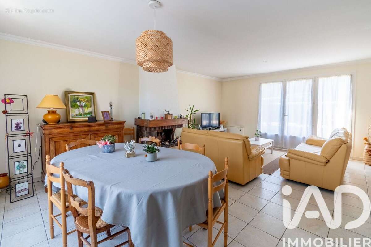 Photo 4 - Maison à SAINT-FARGEAU-PONTHIERRY