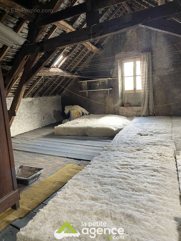 Maison à LA GUERCHE-SUR-L'AUBOIS