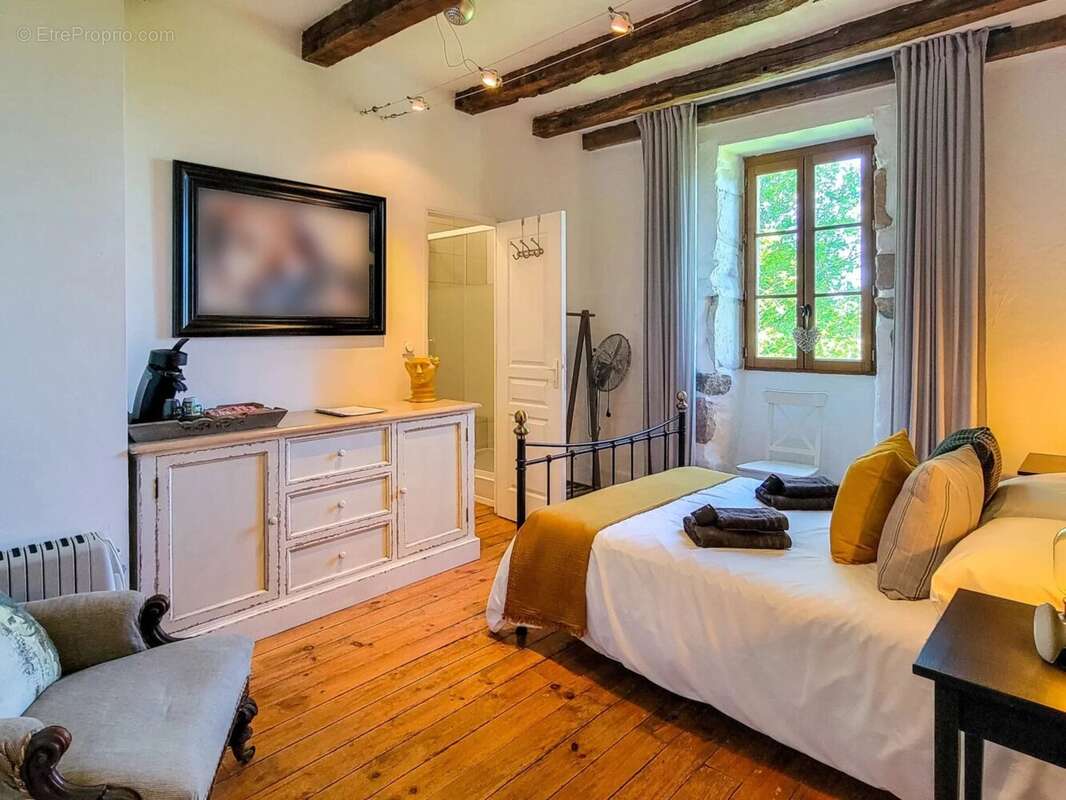 Commerce à VILLEFRANCHE-DE-ROUERGUE