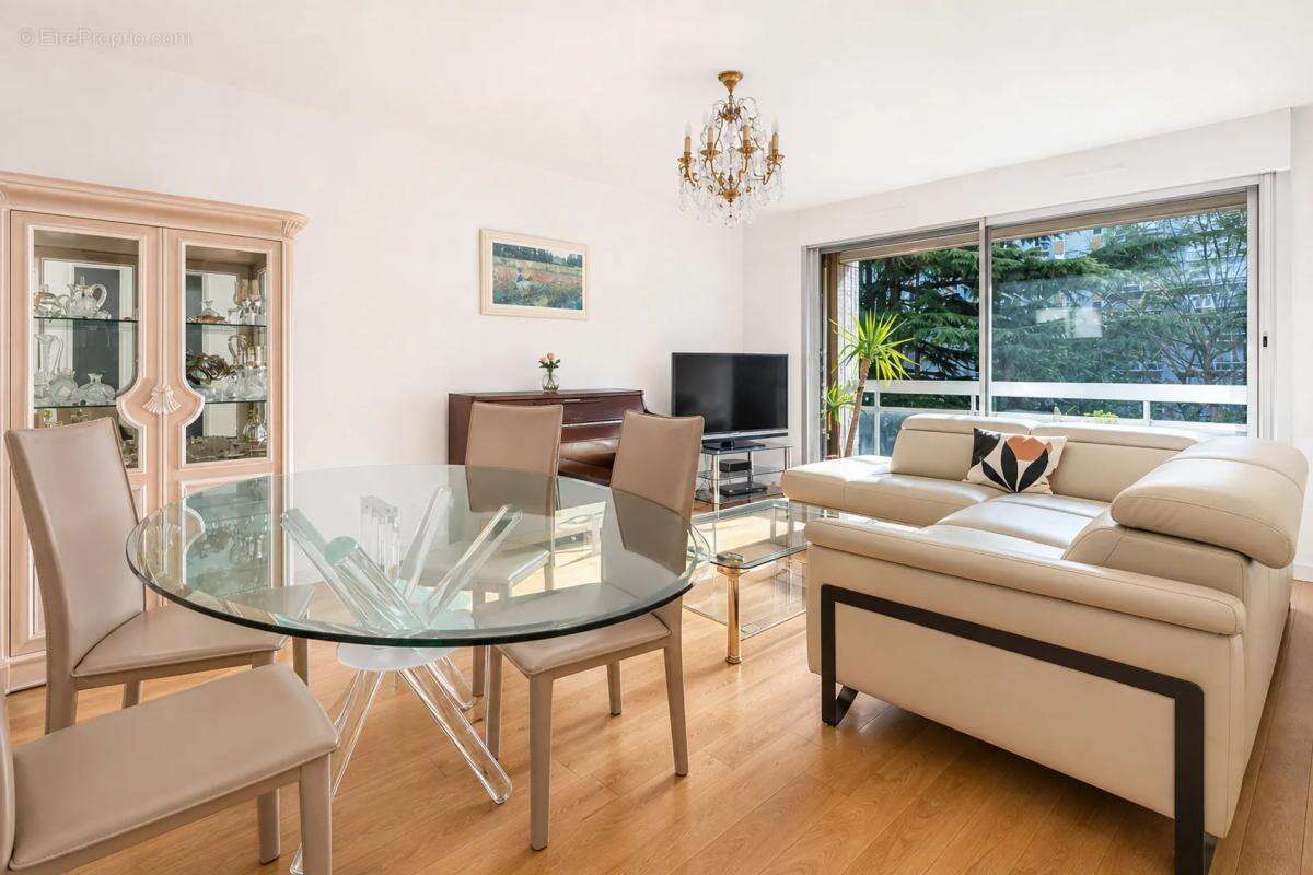 Appartement à PARIS-19E