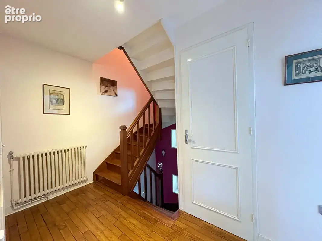 FINISTÈRE: Scaër. Maison familiale de 3 chambres avec grenier aménageable et terrain clos de 989 m², au calme en impasse et à pi - photo 9