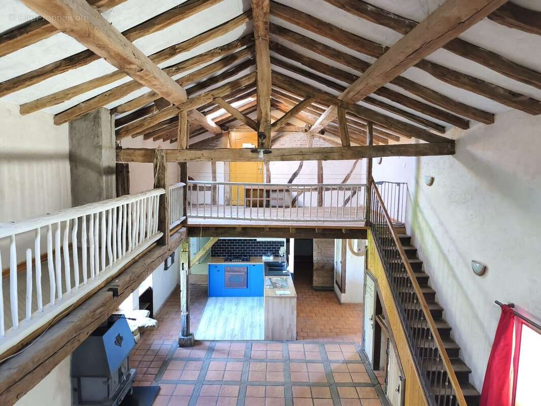 Maison à SAINT-JEAN-SUR-REYSSOUZE