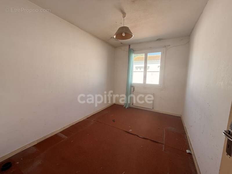 Maison Plain Pied - 4 chambres - 2 Garages - Jardin clos  SAINT JEAN DE LIVERSAY - photo 7