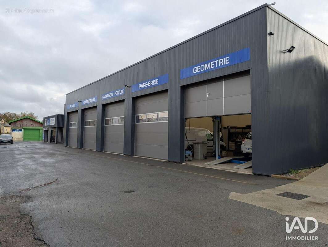 Photo 4 - Commerce à MONTBIZOT