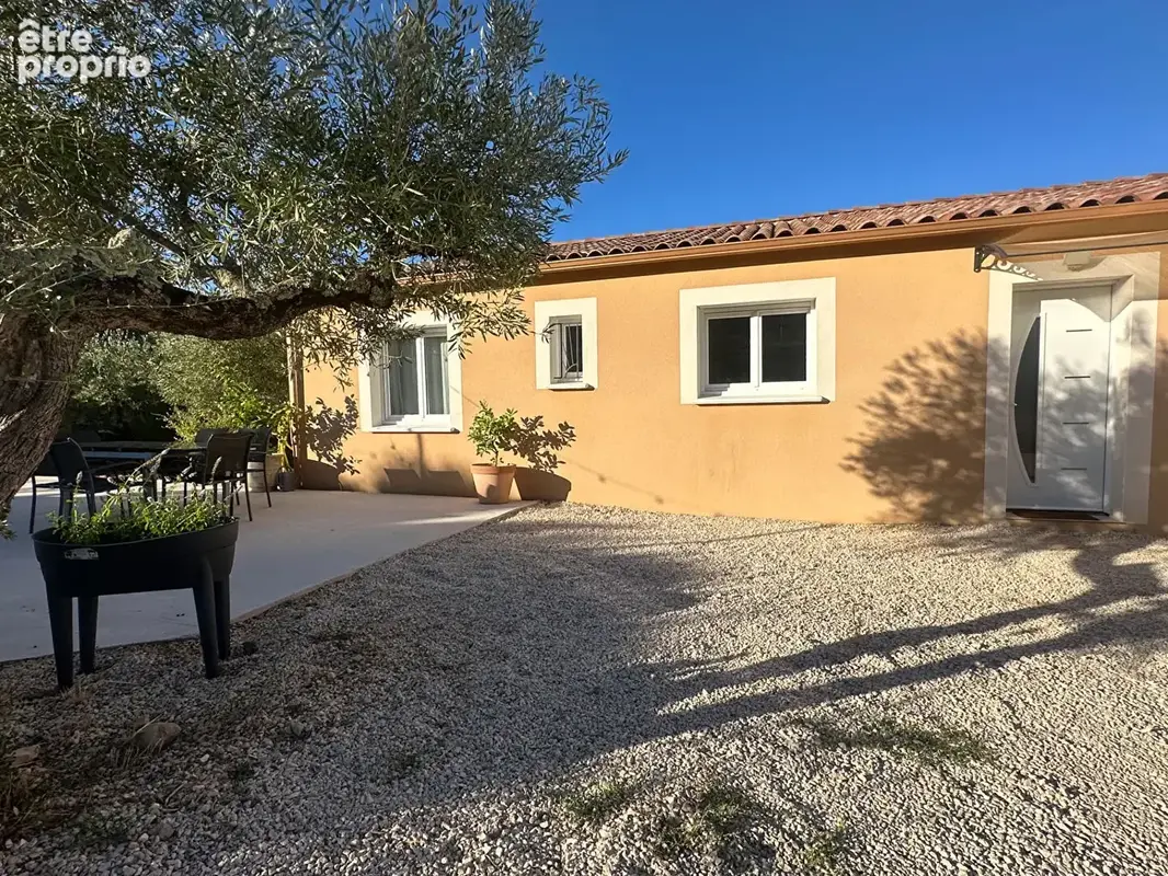 Maison individuelle de plain pied sur terrain de 1000 m² environ - photo 2