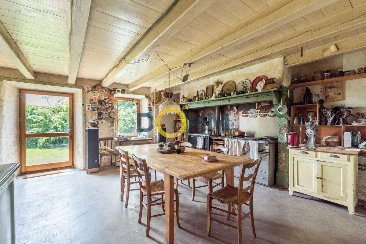 Charmante maison avec jardin arboré et dépendance - photo 3