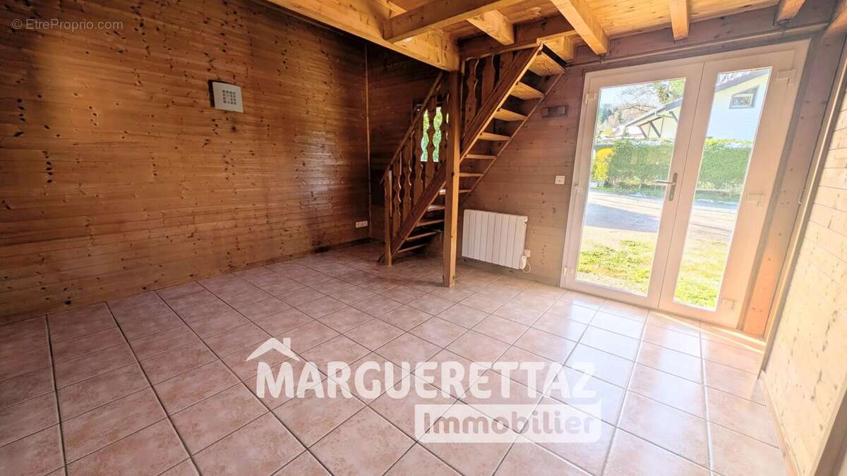 Maison à LA ROCHE-SUR-FORON