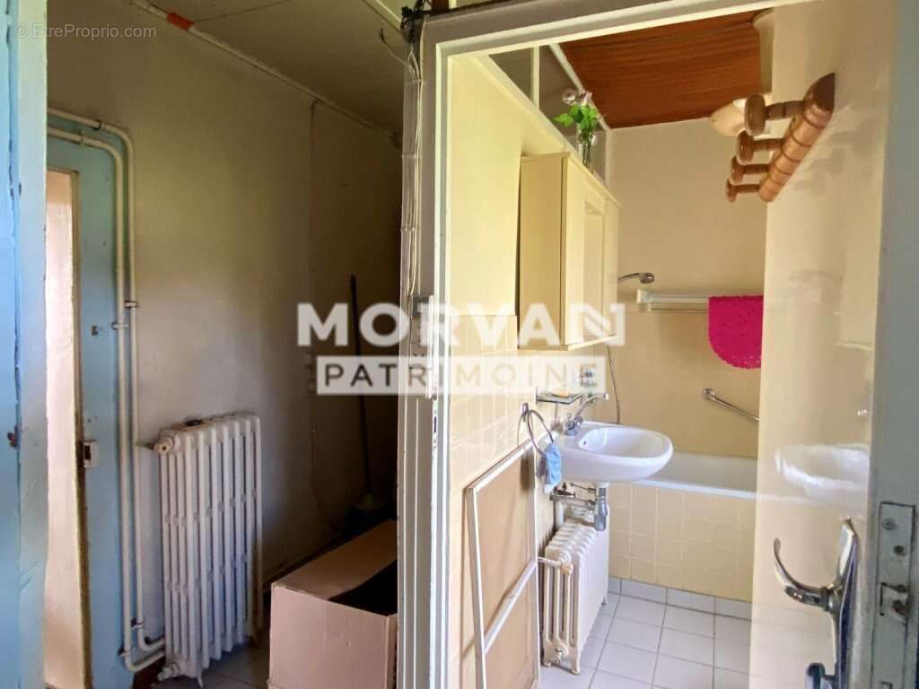 Maison à CRUX-LA-VILLE