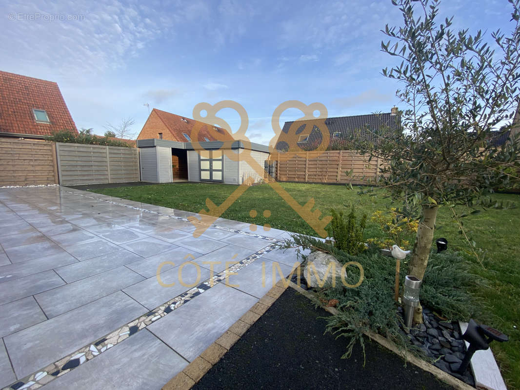 Maison à COURRIERES