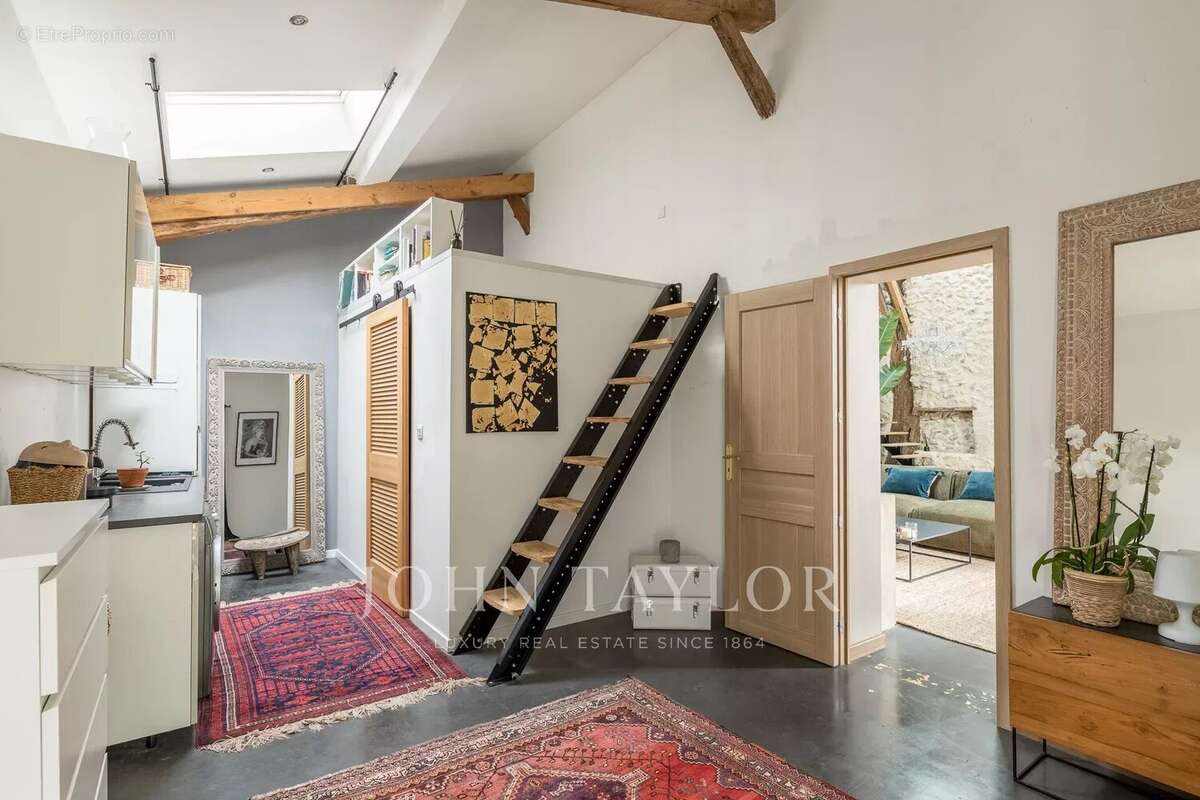 Maison à SAINT-EMILION