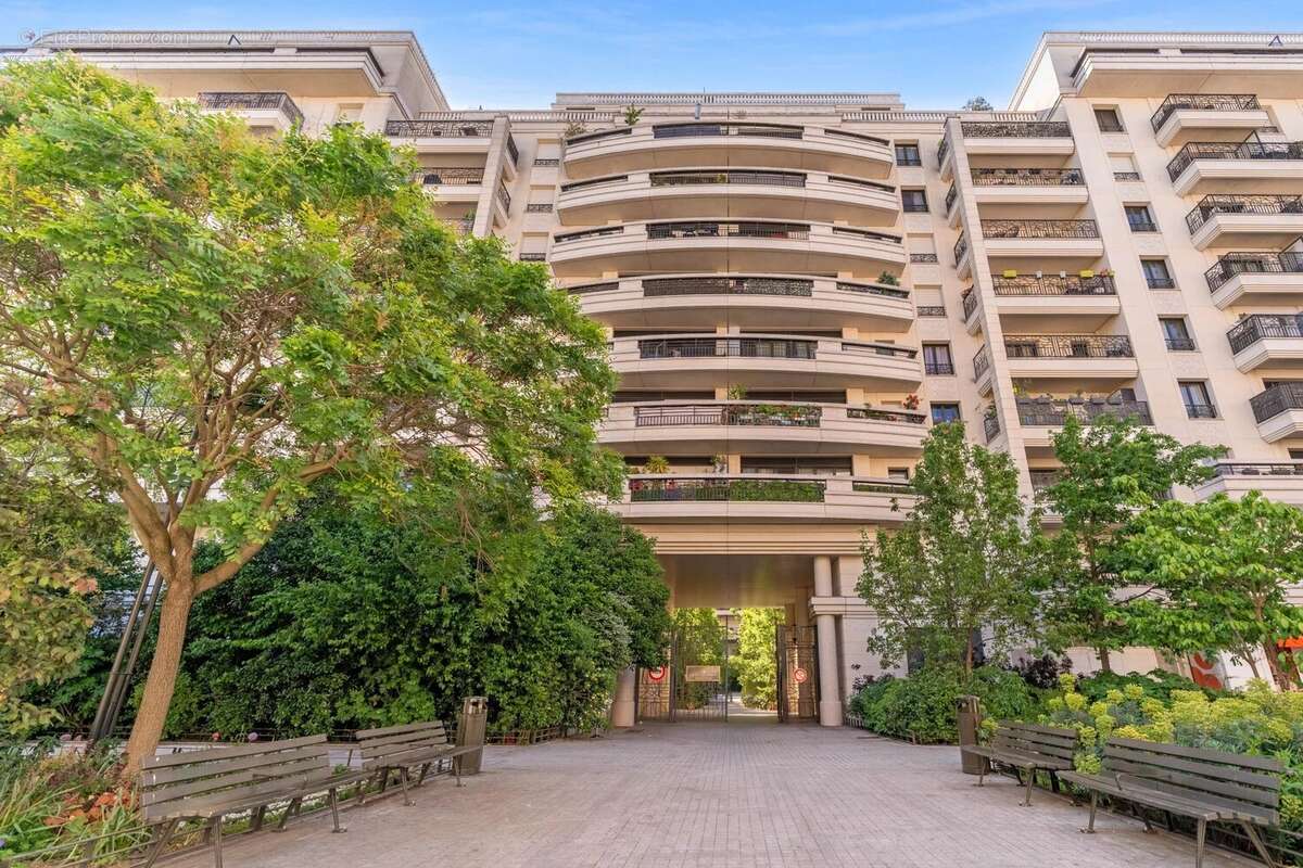 Appartement à LEVALLOIS-PERRET
