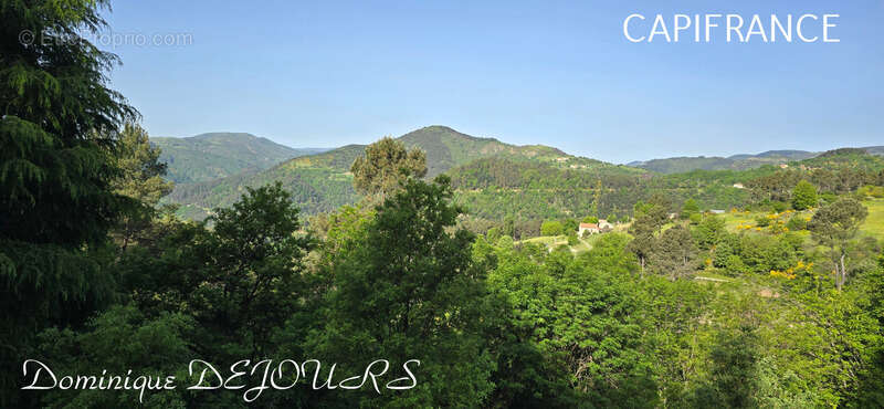 Maison à SAINT-SAUVEUR-DE-MONTAGUT