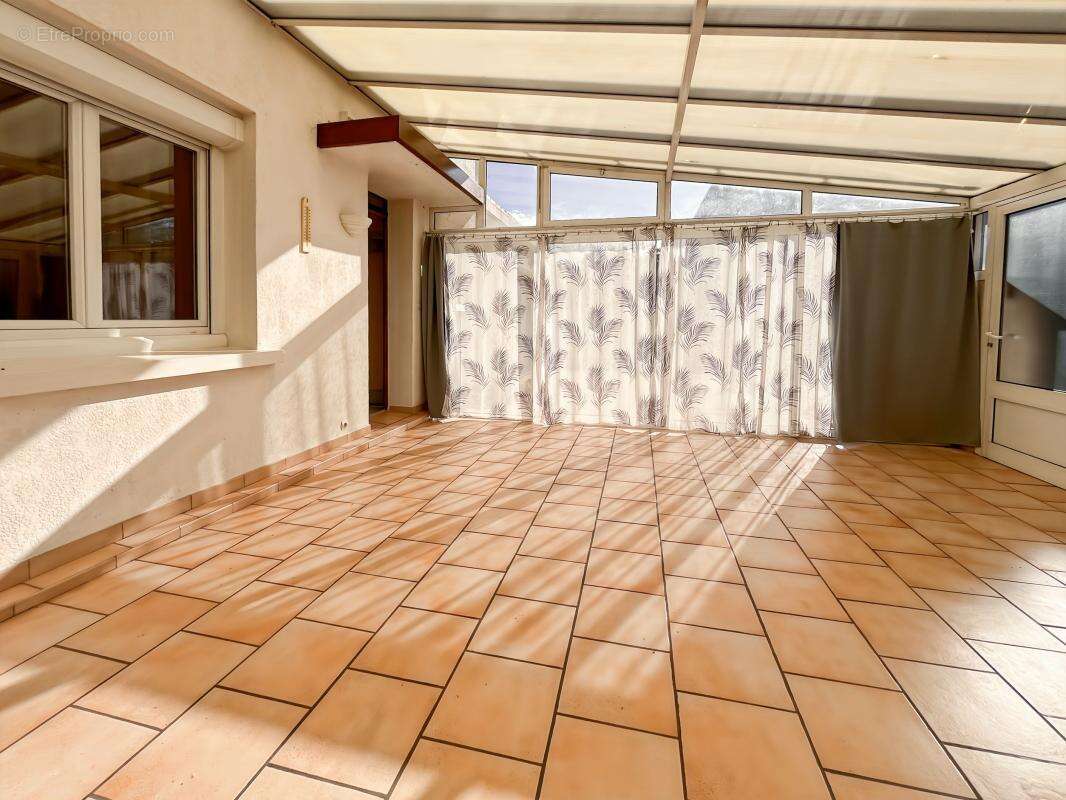 Maison 3 chambres avec garage, jardin et véranda à Saulce-sur-Rhône - photo 3