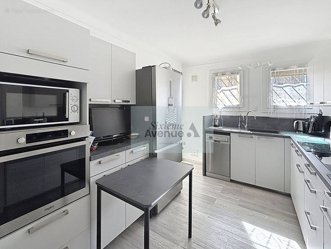 Appartement à SIX-FOURS-LES-PLAGES