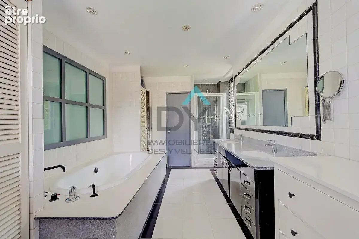 SAINT GERMAIN EN LAYE - Maison 200 m² au calme quartier forêt - photo 16