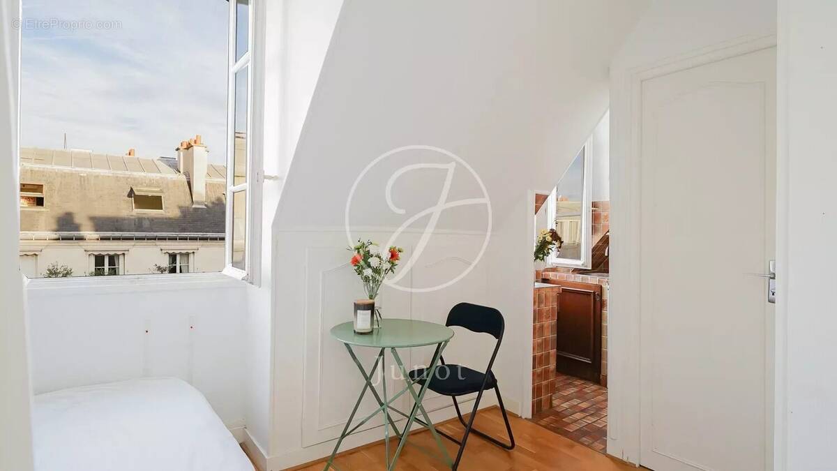 Appartement à PARIS-6E