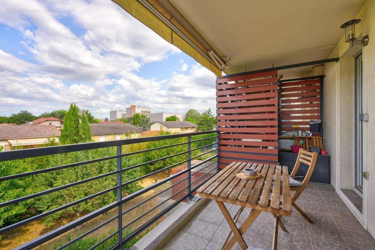Appartement à VAULX-EN-VELIN