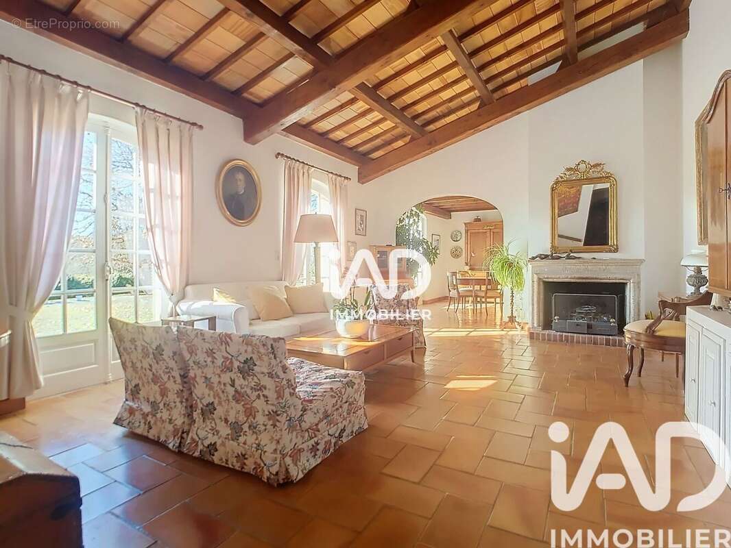 Photo 2 - Maison à TRETS