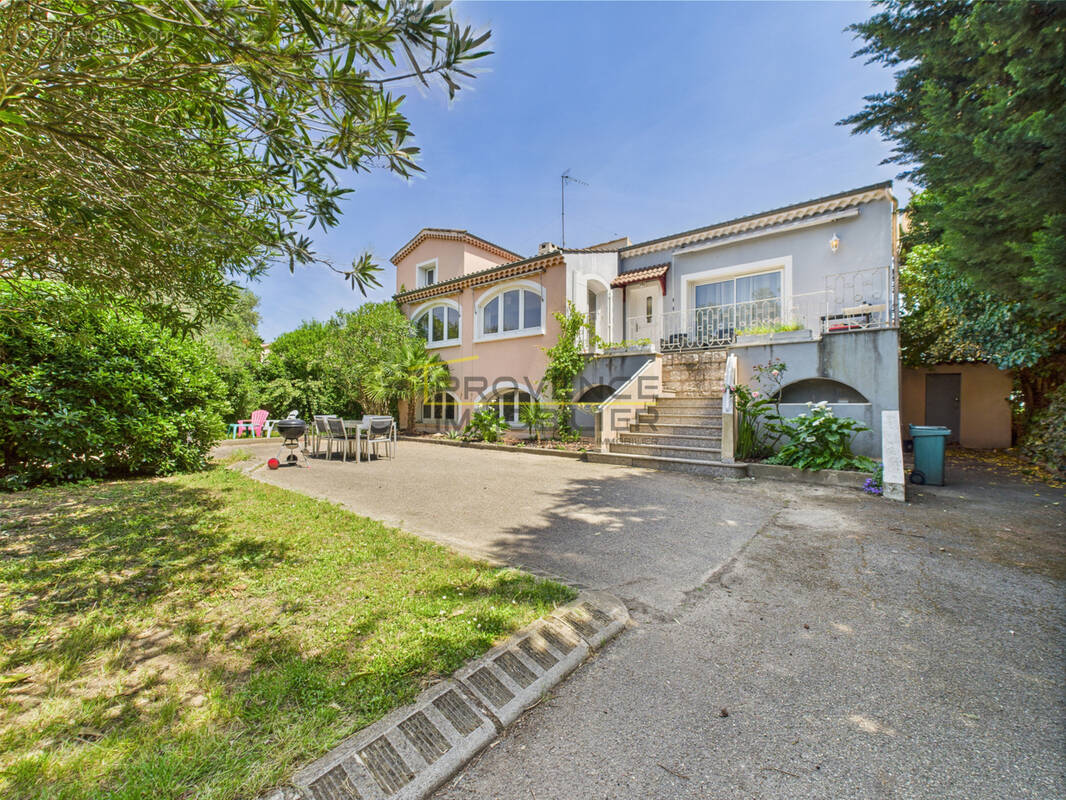 Maison à MONTELIMAR